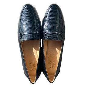 NATURALIZER RANGER BLACK SNAKESKIN TEXTURED LOAFERS WITH METAL ACCENT, SIZE 11